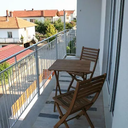 Vuk Apartment *