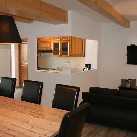 Vuk Apartment *